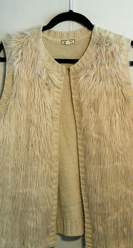 Eyeshadow Faux Fur Vest Size S